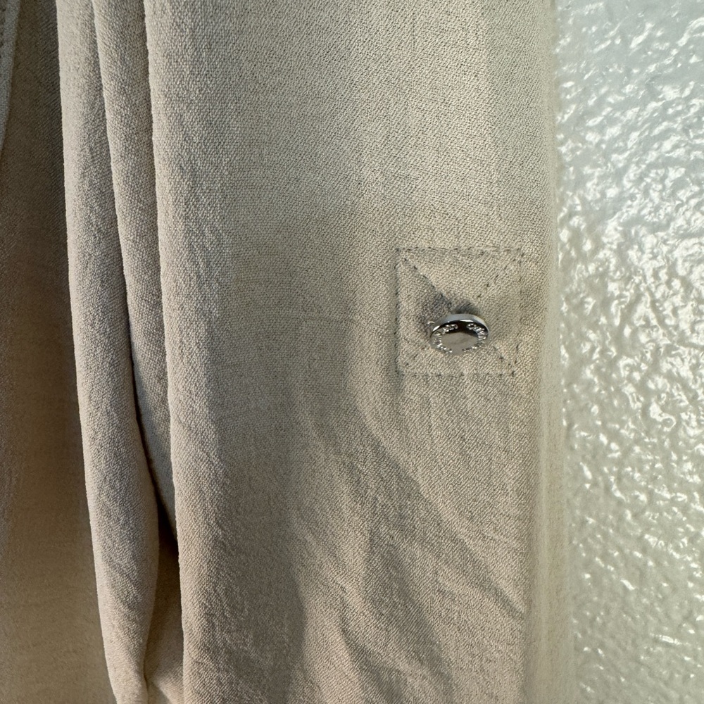 Banded Collar Pocket Detail Long Roll-Tab Sleeve Blouse camel tan - Picture 6 of 9